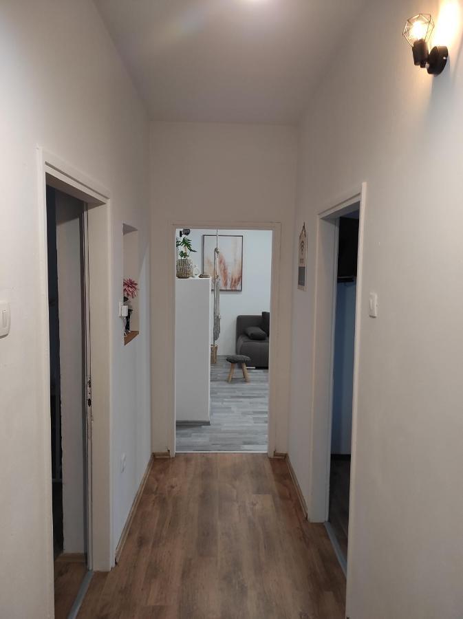 The Loft Apartment โคเปร์ ภายนอก รูปภาพ