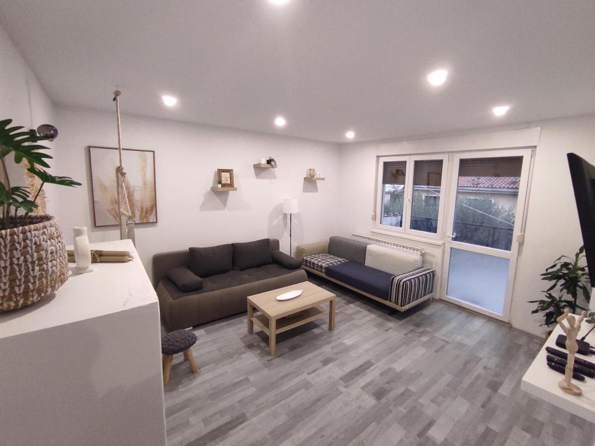 The Loft Apartment โคเปร์ ภายนอก รูปภาพ