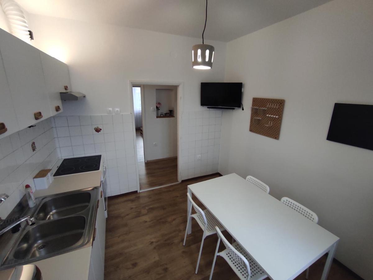 The Loft Apartment โคเปร์ ภายนอก รูปภาพ